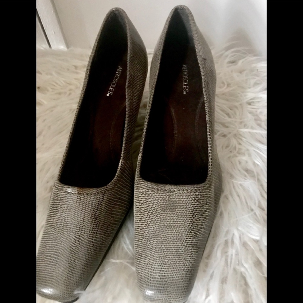 Bone Grey Textured  Square Toe Heel